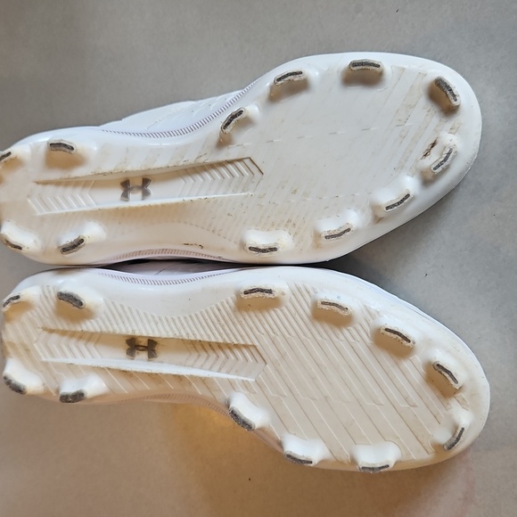 Under Armour White Baseball Cleats - Picture 10 of 14